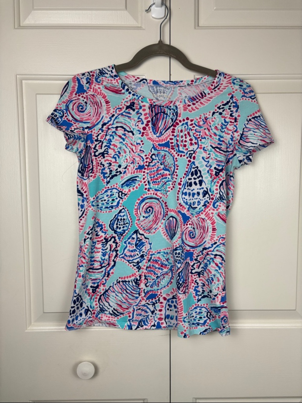 Lilly Pulitzer Short Sleeve Shell Print Tee - Turquoise & Pink - S